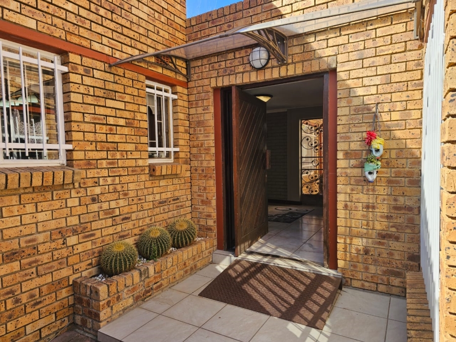 4 Bedroom Property for Sale in Jan Cillierspark Free State